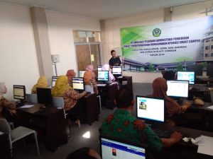 Wujudkan Pelayanan Prima, Staff F.UAD Ikuti Workshop